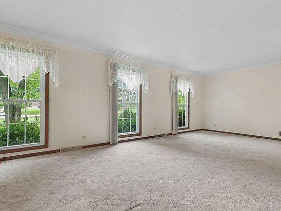 2nd image of 4N649 Petersdorf Rd