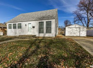 707 Curve St, Taylorville, IL 62568