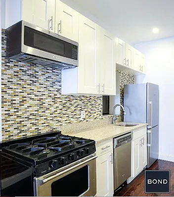 Rented by Bond New York | media 32