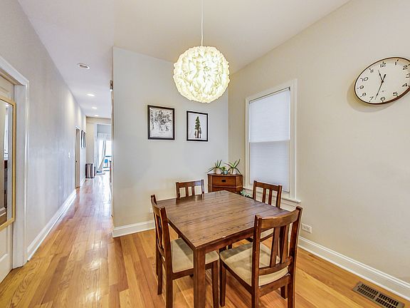 5th image of 1506 W Oakdale Ave #1