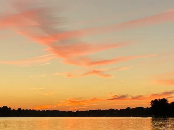 209 Lake Summerset Rd, Davis, IL 61019