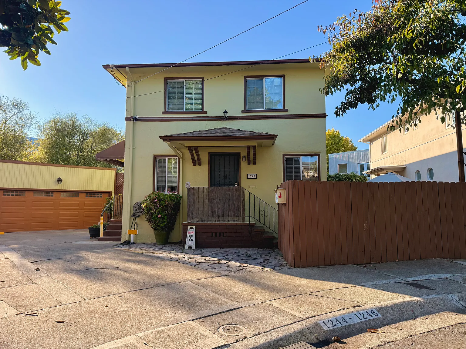2 bed, 900 sqft, $2,800 — Photo 1