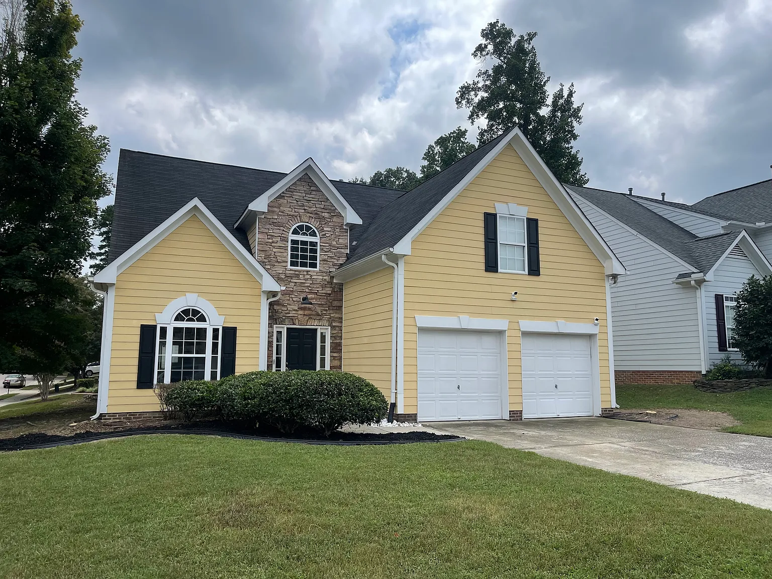 4 bed, 2.5 bath, 2240 sqft, $2,595 — Photo 1