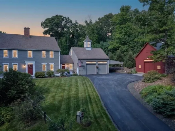 37 Champeaux Rd, Brimfield, MA 01010