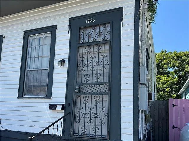 1706 Frenchmen St
