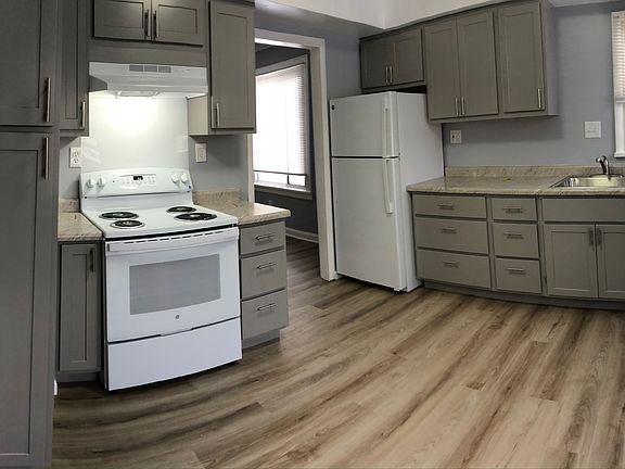 3rd image of 7672 Bowen Ave