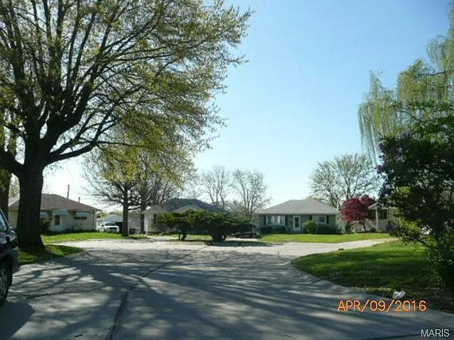 511 Nannette Dr photo 1