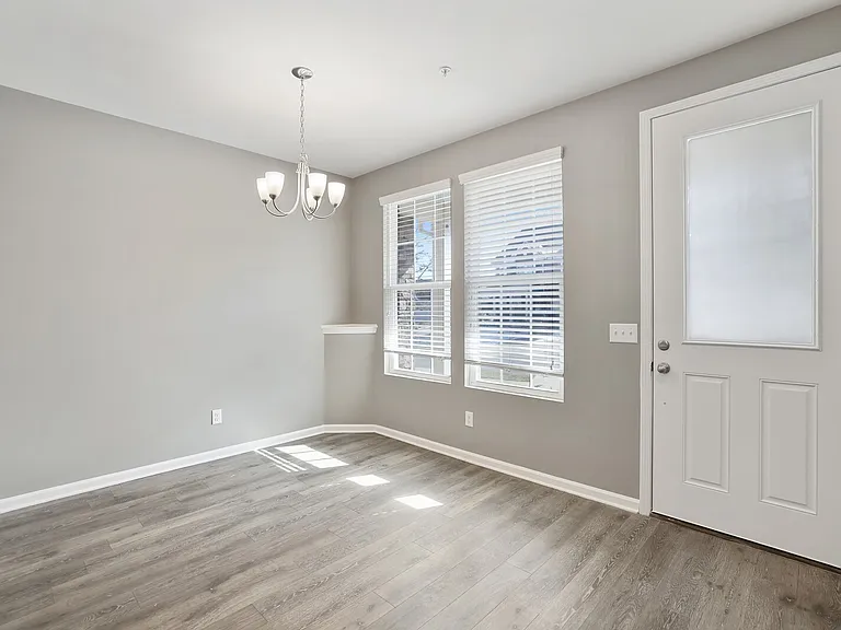 742 Tennypark Ln — Photo 7