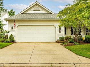 33944 Sunflower Ln, North Ridgeville, OH 44039