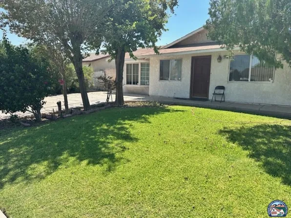 904 Salvador Guilin St, Calexico, CA 92231
