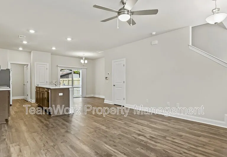 101 Langley Dr #B — Photo 7