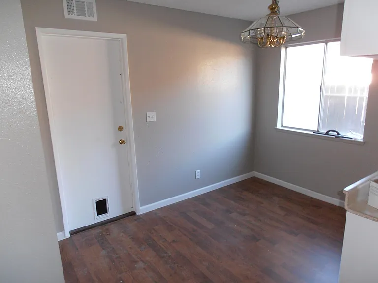 24382 Bluegrass Ct — Photo 3