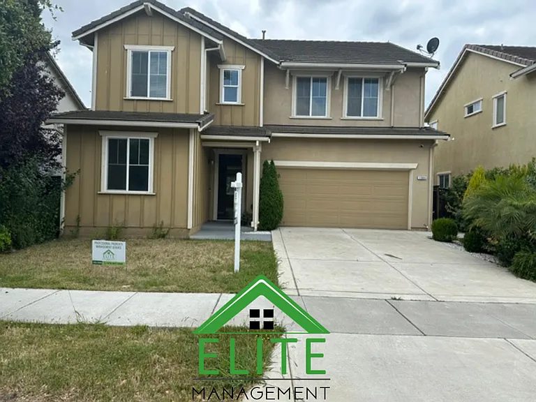 1084 Navigator Dr — Photo 1