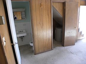 3rd image of 1530 1/2 Woodland Ave