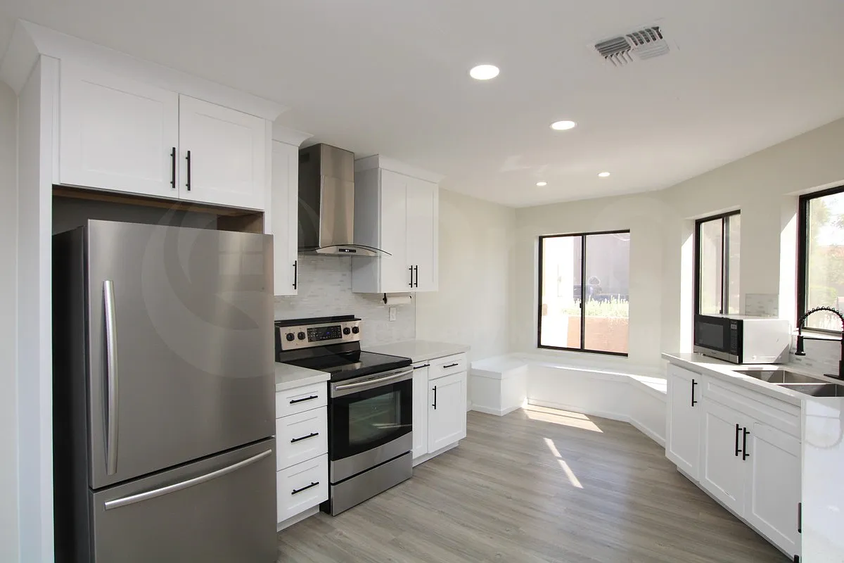 3 bed, 2.0 bath, 1990 sqft, $2,999 — Photo 2