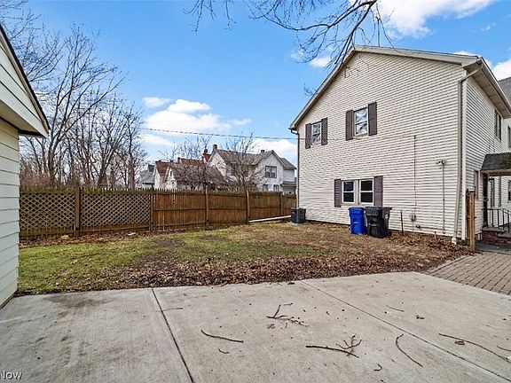 3rd image of 2723 Marvin Ave