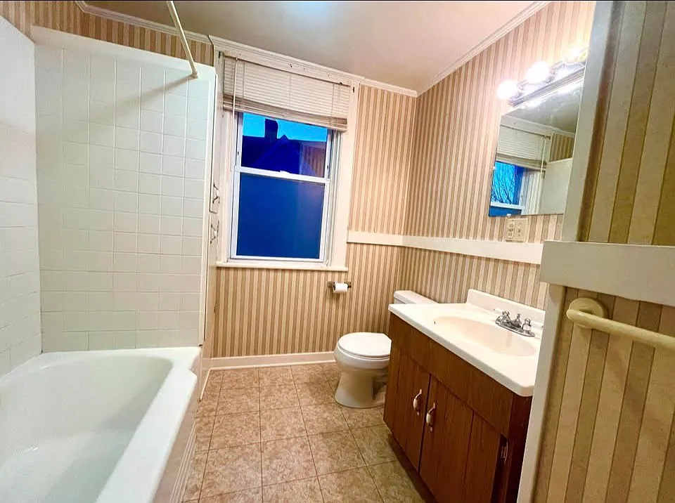 3 bed, $2,000 — Photo 3