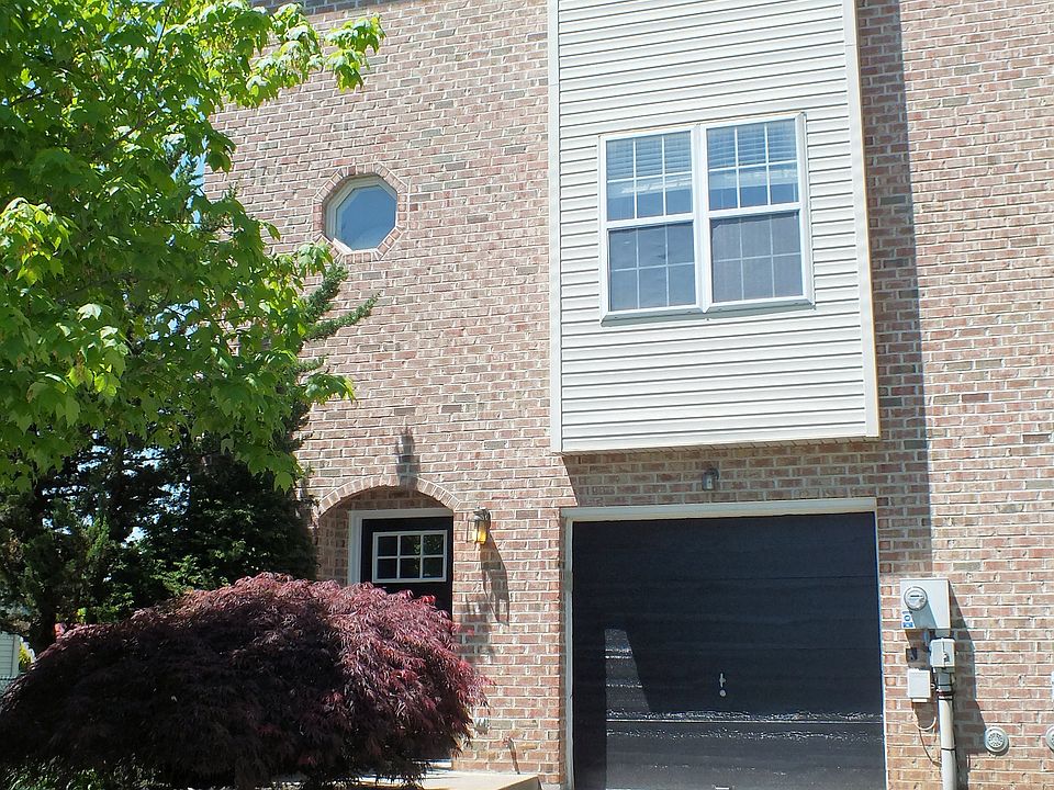 1st image of 9 Olde Penn Dr