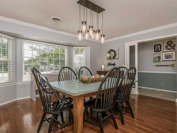 3rd image of 3518 Farwell Dr