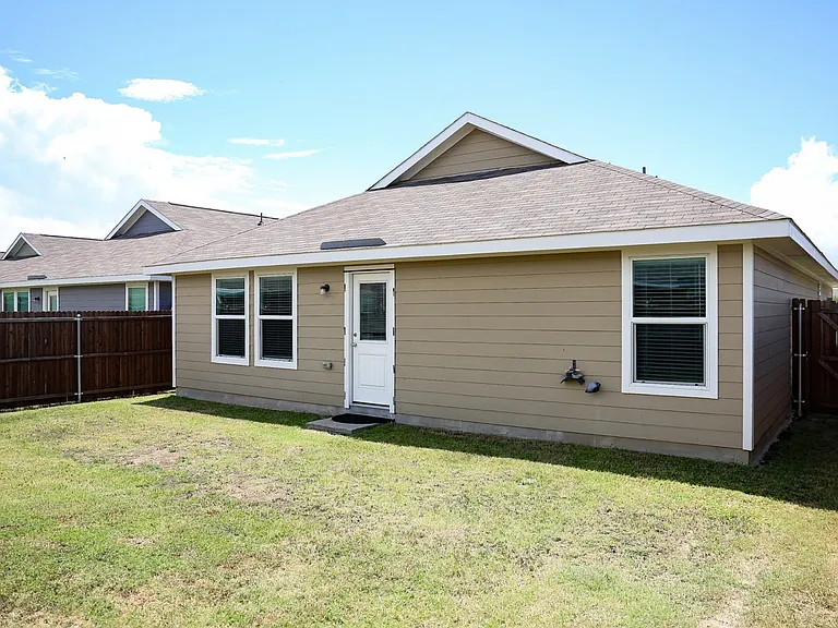 5327 Braemar Way — Photo 3