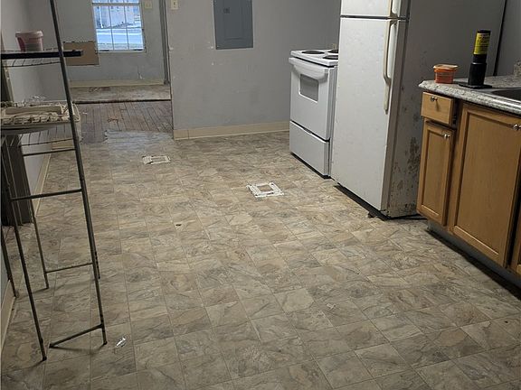 3rd image of 822 Olivo St