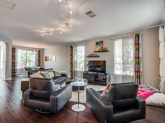 3rd image of 511 Mesa Walk