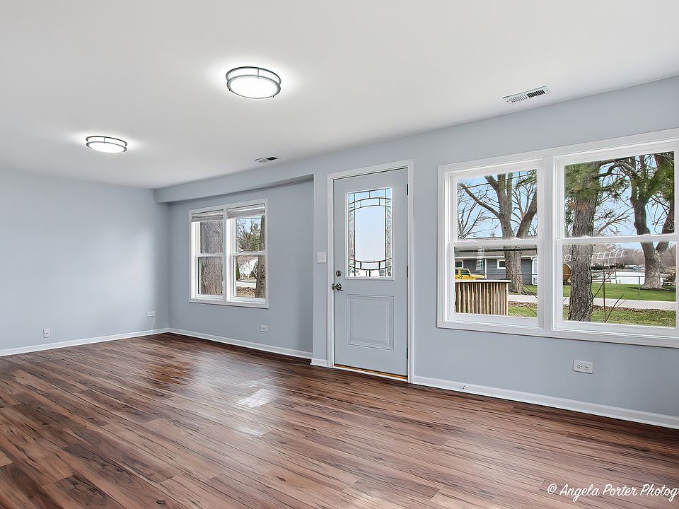 5205 N Lake St, Mchenry, IL 60050 | MLS #12599865 | Zillow