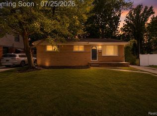 20308 Shady Lane Ave, Saint Clair Shores, MI 48080