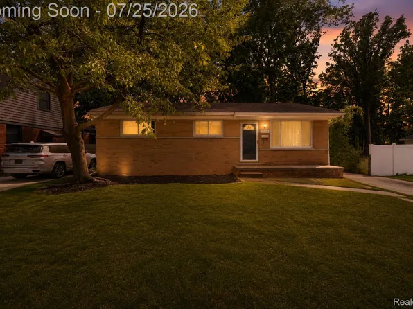 20308 Shady Lane Ave, Saint Clair Shores, MI 48080