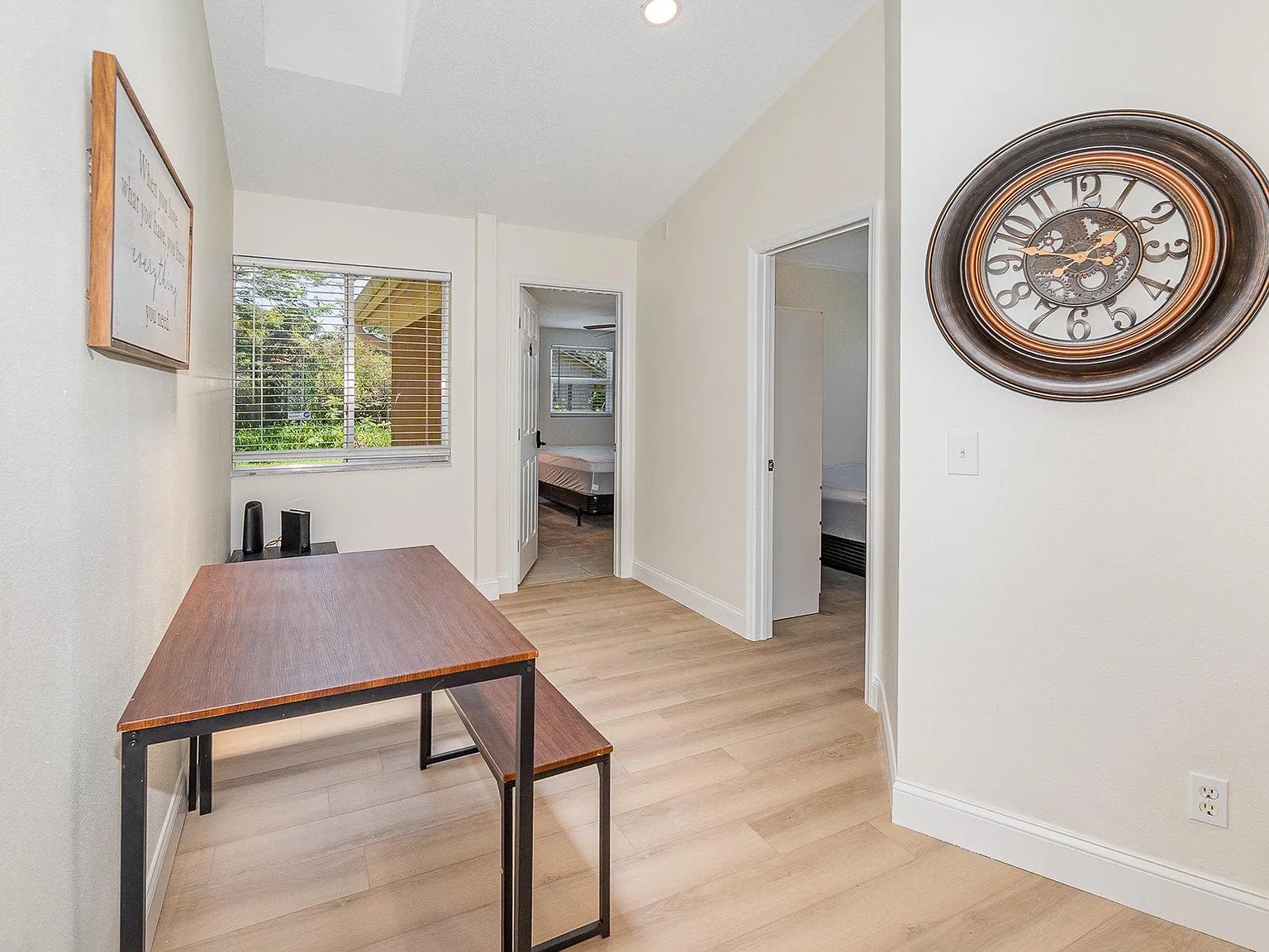 4 bed, 4.0 bath, 1964 sqft, $905 — Photo 4
