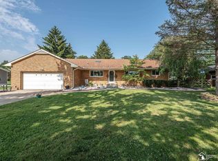 8747 Hazelwood Dr, Newport, MI 48166