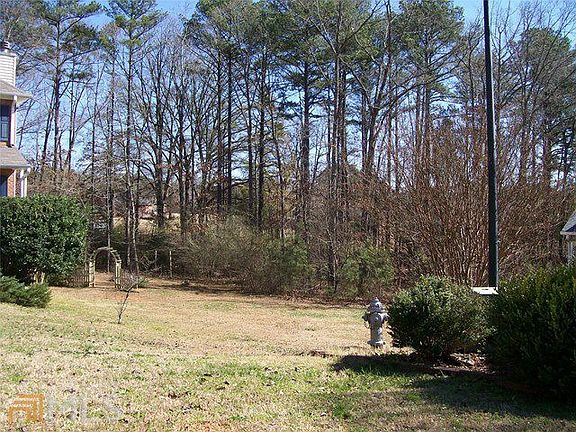 3rd image of 205 Carole Ct