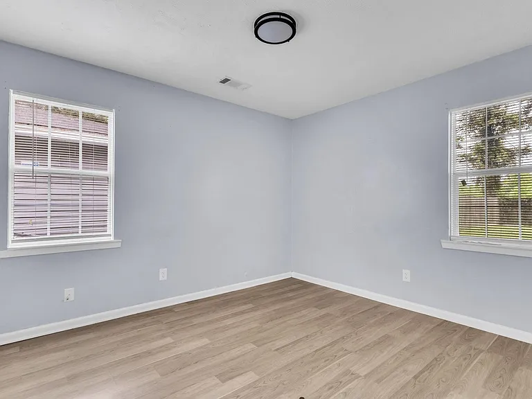 8745 Kimberly Dr — Photo 13