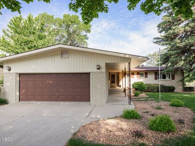 1333 Crestview Dr, Watertown, SD, 57201
