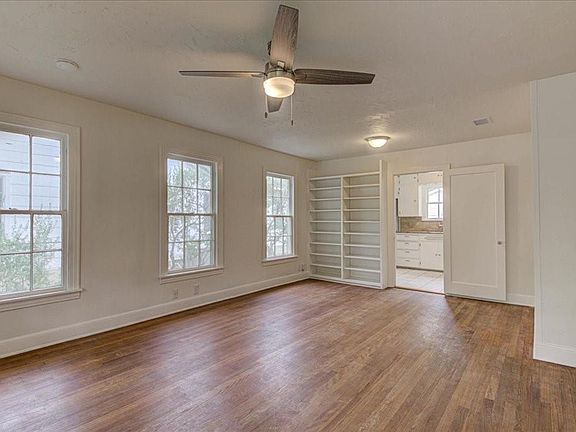 3rd image of 5401 Sunshine Dr