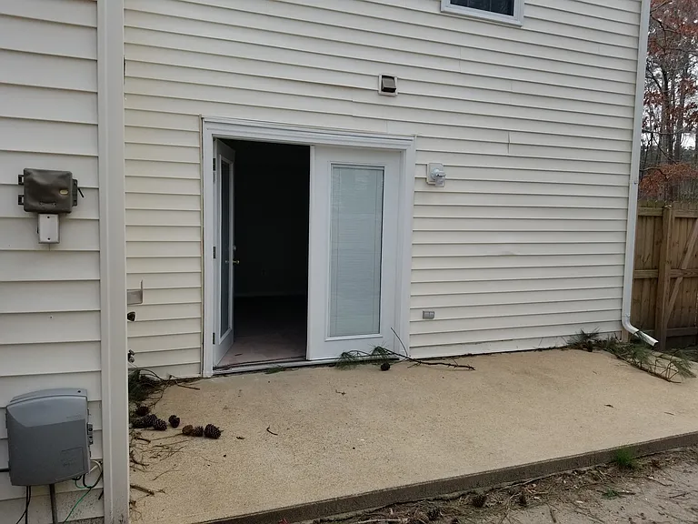 1125 Old Denbigh Blvd — Photo 9