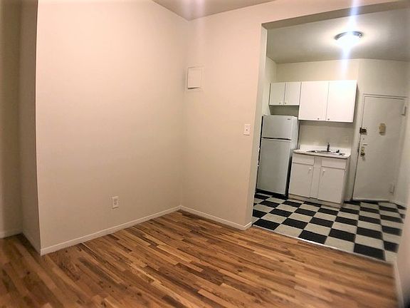 2nd image of 125 Sullivan St #B8