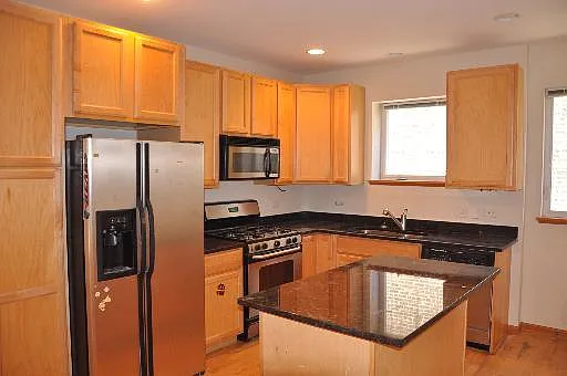5529 W Higgins Ave #101 — Photo 2