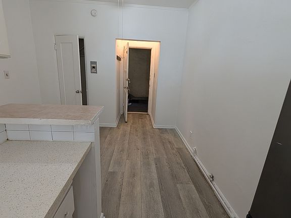 3rd image of 650 S Cochran Ave APT 6
