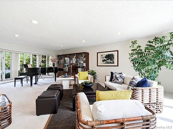 4th image of 211 Whitewood Drive