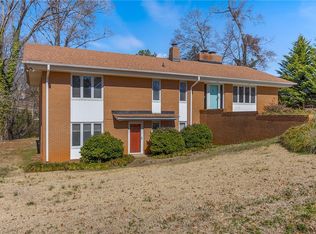 622 Johnson St, Pickens, SC 29671