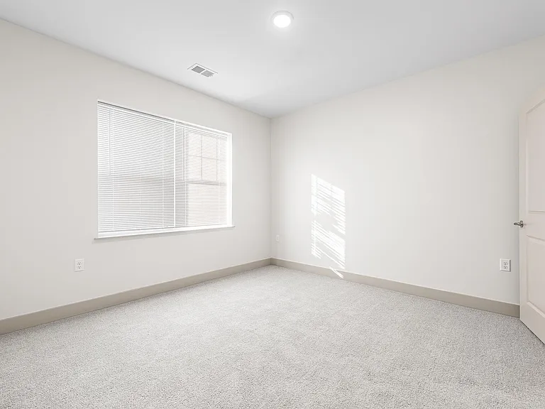 Midtown Apartments — Photo 49