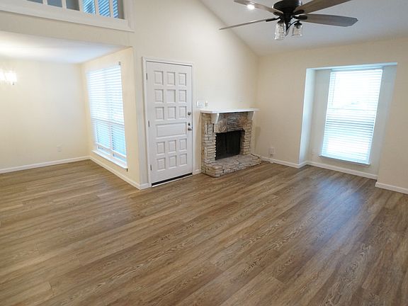 3rd image of 1732 Timberwood Dr