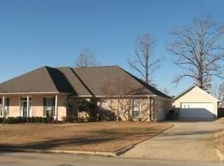6909 Live Oak Dr, Texarkana, AR 71854