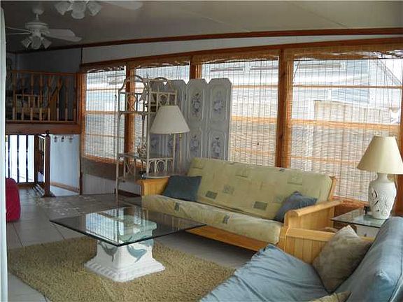 2nd image of 1289 Nettles Blvd