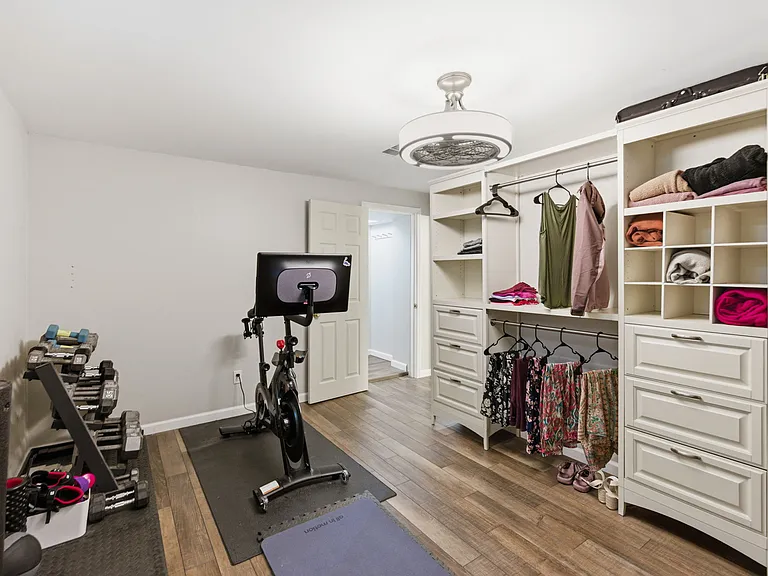 1204 Forest Ct — Photo 24