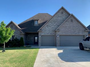 1910 Nottingham Ave, Bentonville, AR 72713
