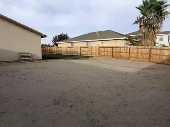 6640 Meadowlark Ave, Winton, CA 95388