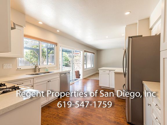 2nd image of 882 Entrada Pl