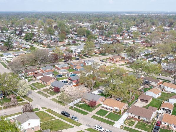 30724 Gladys Ave, Westland, MI 48185
